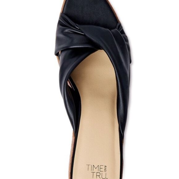 Time and Tru black wedges sz 6 - Picture 5 of 10